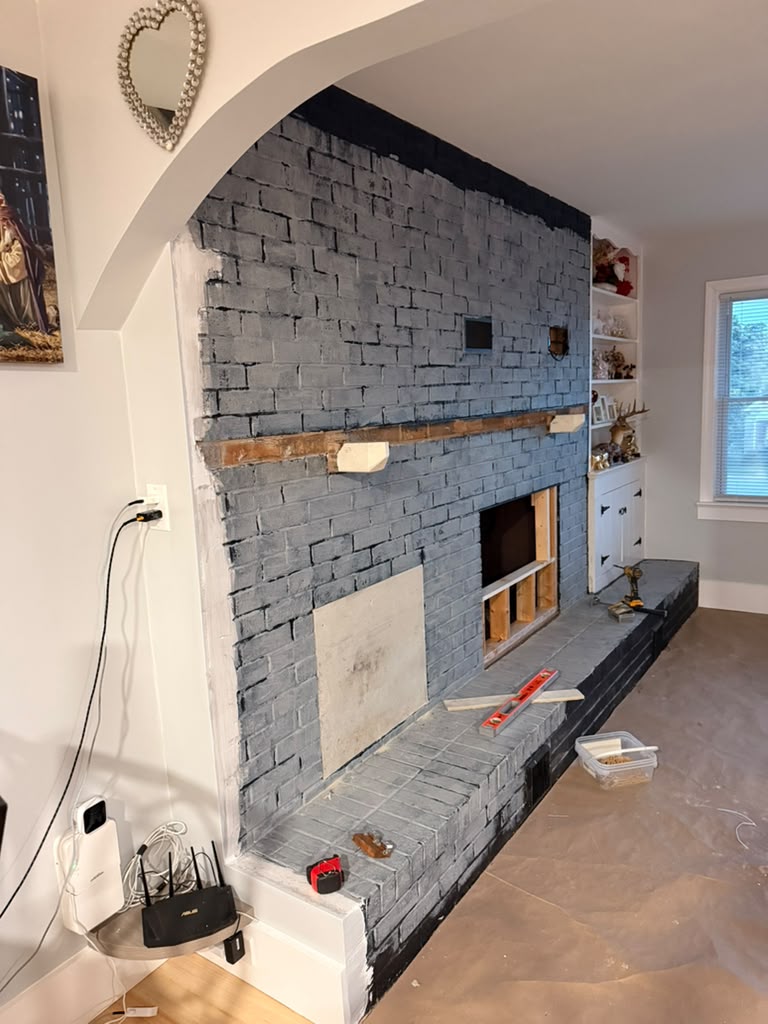 Fireplace renovation before B&O Construction
